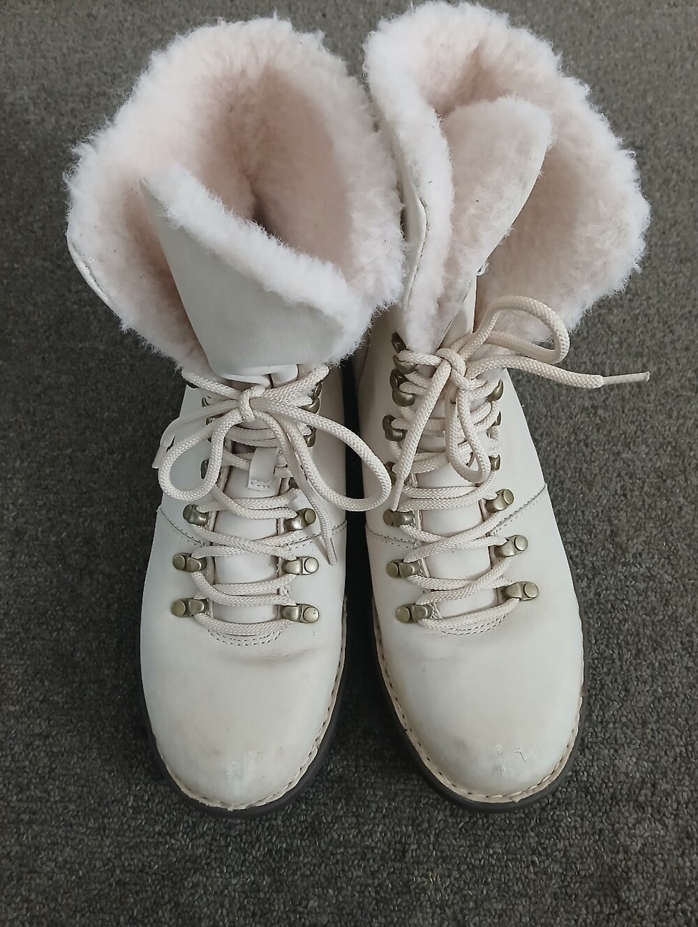 Born Women’s Cream Shearling-Lined Lace-Up Winter Boots Chunky Size 8.5